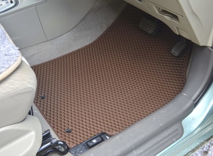 Коврики на Toyota Belta 2005 - 2012 в Архангельске
