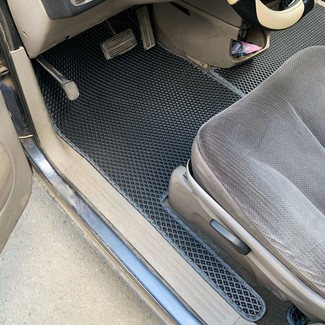 Ворсовые коврики на Chrysler Voyager (RG) 2000 - 2008 в Архангельске