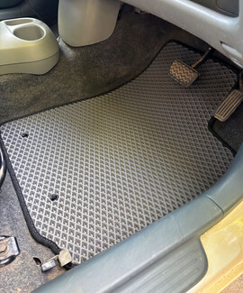 Ворсовые коврики на Toyota Vitz I 1998 - 2005 в Архангельске