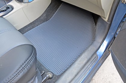 Коврики на Toyota Yaris II 2005 - 2011 в Архангельске