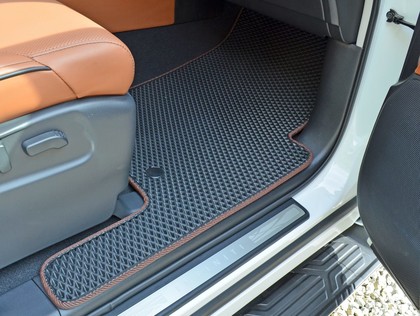Коврики на Infiniti QX80 2013 - 2025 в Архангельске