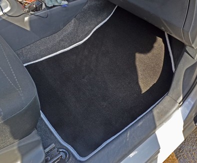 Коврики на Toyota Yaris II 2005 - 2011 в Архангельске