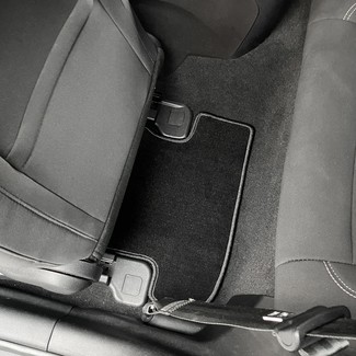 Коврики на Ford Mustang VI 2013 - 2023 в Архангельске