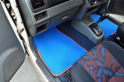 Ворсовые коврики на Mitsubishi Pajero Mini II 1998 - 2012 в Архангельске