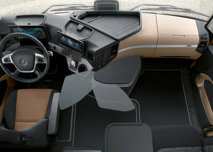 Коврики на Mercedes Actros MP4 MP5 тягач GigaSpace 2011 - 2025 в Архангельске