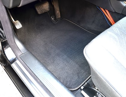Ворсовые коврики на Mercedes E (W210) 1995 - 2002 в Архангельске