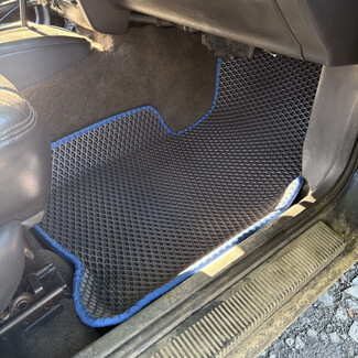 Ворсовые коврики на Jeep Grand Cherokee (ZJ) 1992 - 1999 в Архангельске Ворсовые коврики на Jeep Grand Cherokee (ZJ) 1992 - 1999 в Архангельске