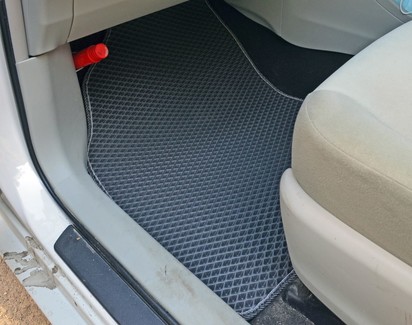 Коврики на Toyota Prius Alpha 2011 - 2021 в Архангельске