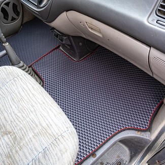 Коврики на Mitsubishi Space Gear 1994 - 2007 в Архангельске